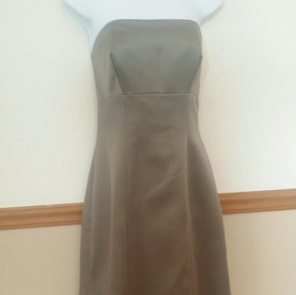 Elegant Champagne Vera Wang gown